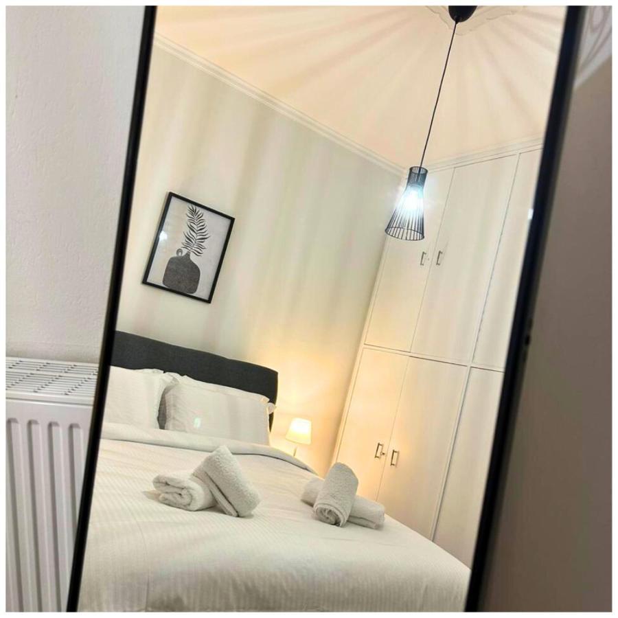Memories Apartments Μονοκατοικία Στο Καρπενήσι מראה חיצוני תמונה